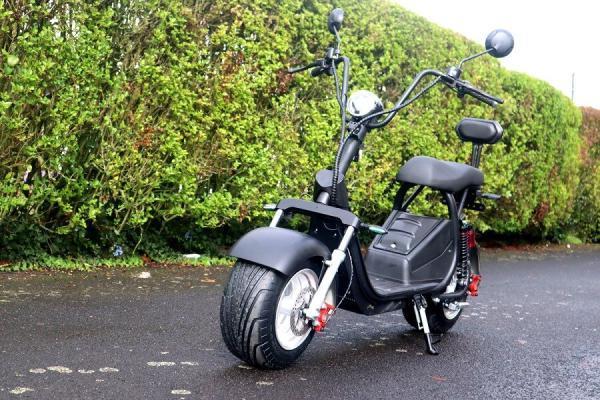 elektro_motorrad_scooter_coco_bike_cp5.1_mit_60v_20a_akku-schwarz-2-600x400[1].jpg