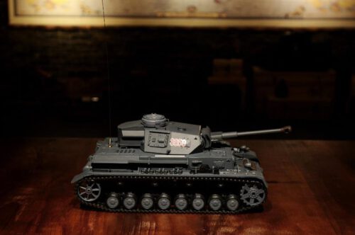 ferngesteuerter-panzer-schuss-deutscher-kampfwagen-4-f2-3.jpg
