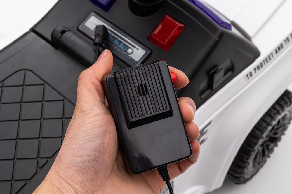 qls933-police-foot-to-floor-ride-on-car-walking-ca