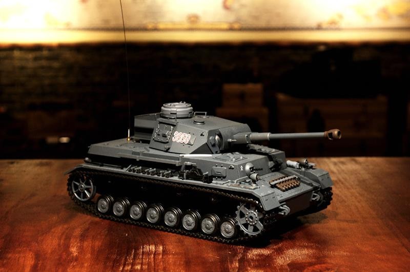 RC Panzer "Kampfwagen IV Ausf.F-2" Heng Long 1:16 Grau mit Rauch&Sound, Metallgetriebe