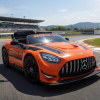 Elektro Kinderfahrzeug Mercedes-AMG GT3 Lizenziert mit Mp3, EVA, Ledersitz
