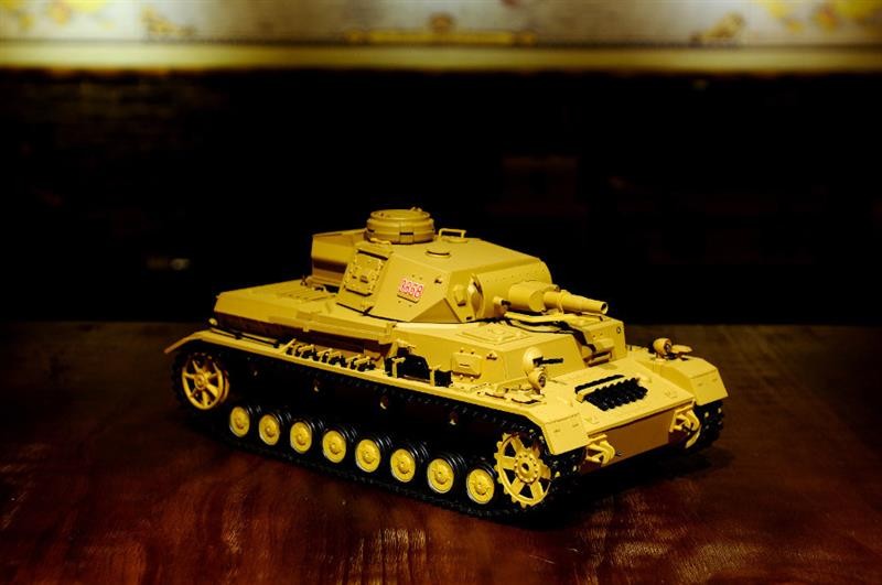 RC Panzer Kampfwagen IV  Heng Long 1:16 Sandfarbe Rauch & Sound Metallgetriebe