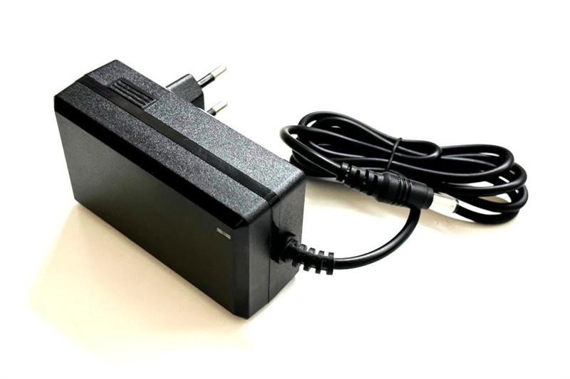 Ladegerät für Kinderfahrzeuge 24V - 1000mAh Akku Ladegerät